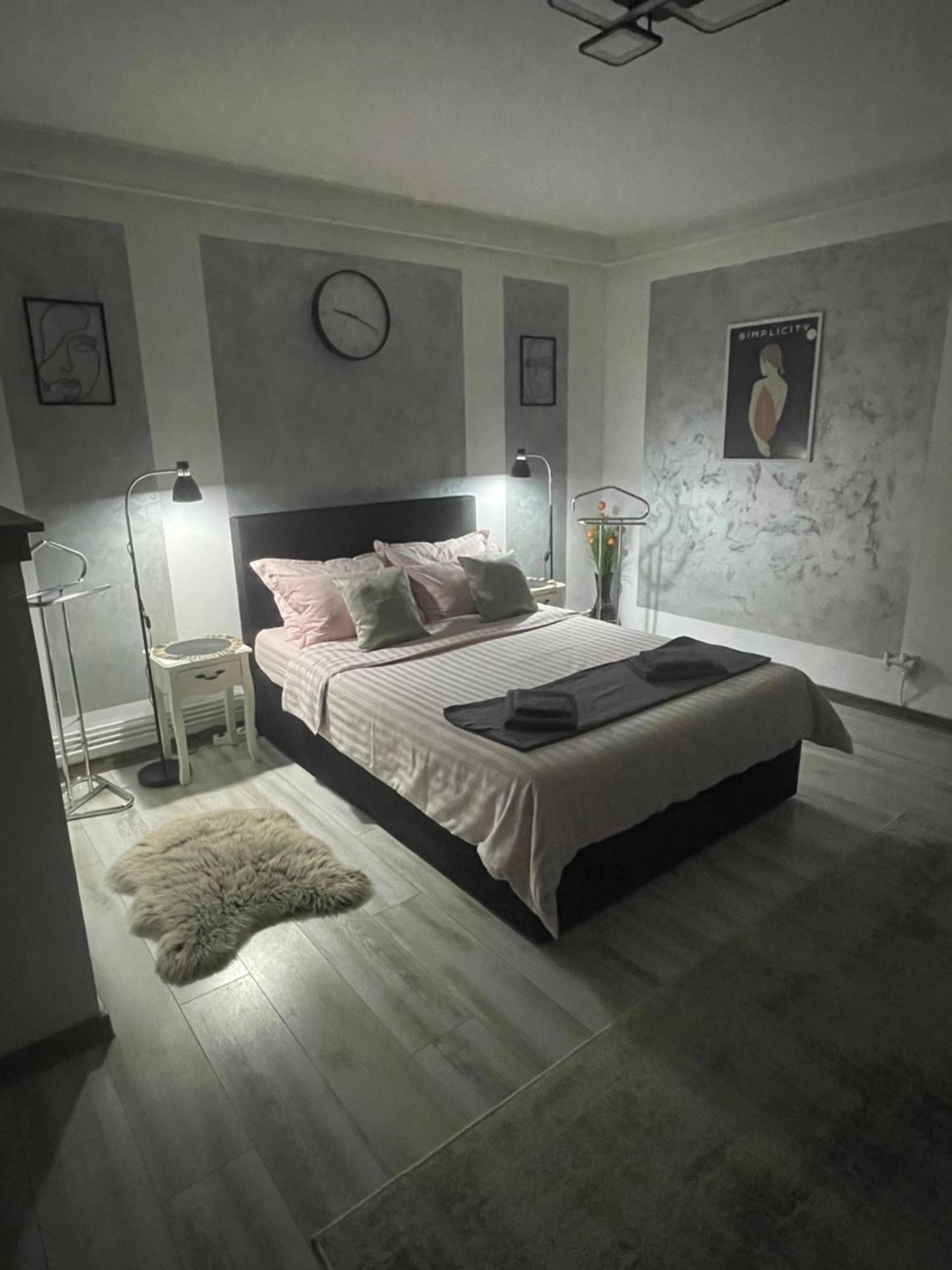 Central Studio Lcs Hunedoara Exteriér fotografie