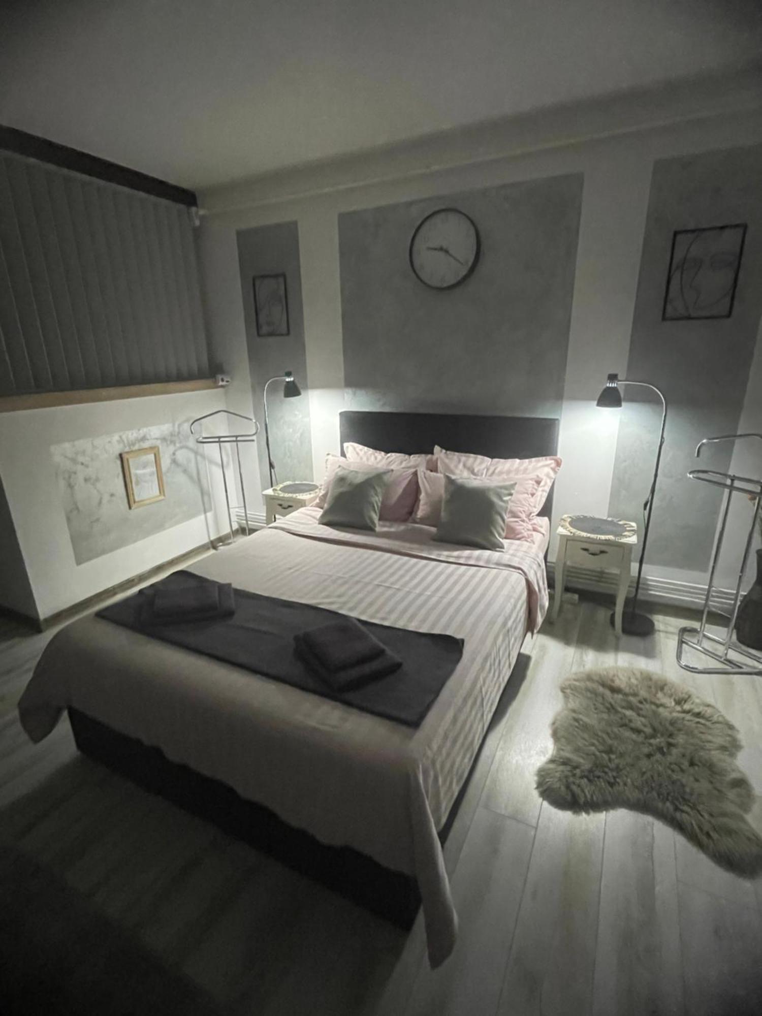 Central Studio Lcs Hunedoara Exteriér fotografie